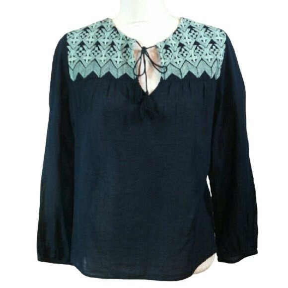 NWT Old Navy embroidered tasseled top S - Picture 1 of 3
